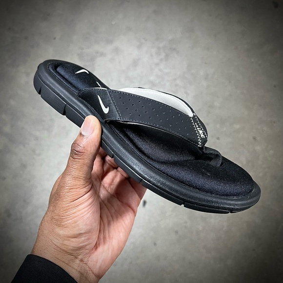 WMNS NIKE COMFORT THONG BLACK WHITE FOOTBEDS FOOT BED FOOTBED COMFY CUSHION - Picture 2 of 4